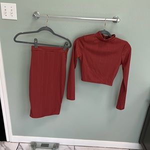 Lulu’s 2 piece set. Long sleeve crop and high waisted midi skirt. Size small